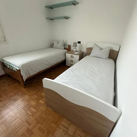 Casa Gioia 펜션 Besano